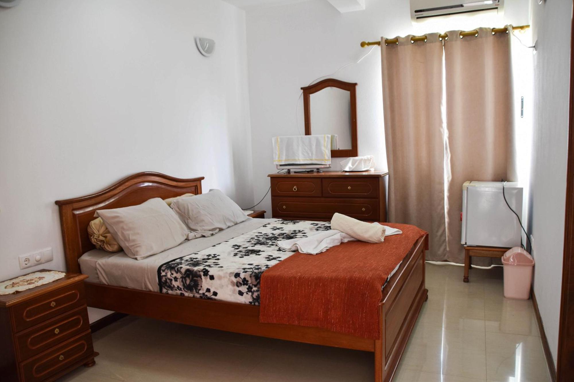 Hotel Residencial Vitoria Ponta Do Sol Habitación foto