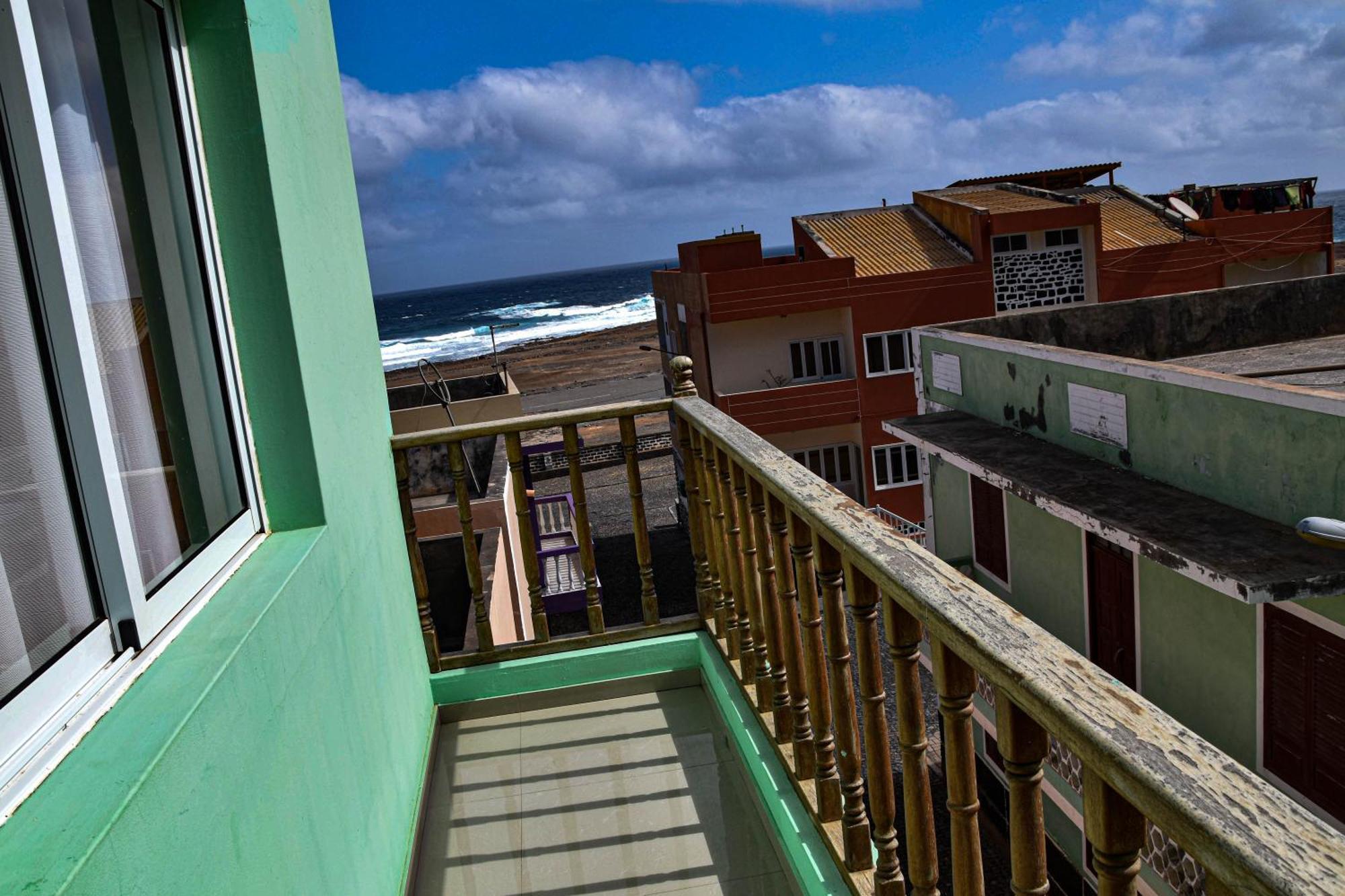 Hotel Residencial Vitoria Ponta Do Sol Habitación foto